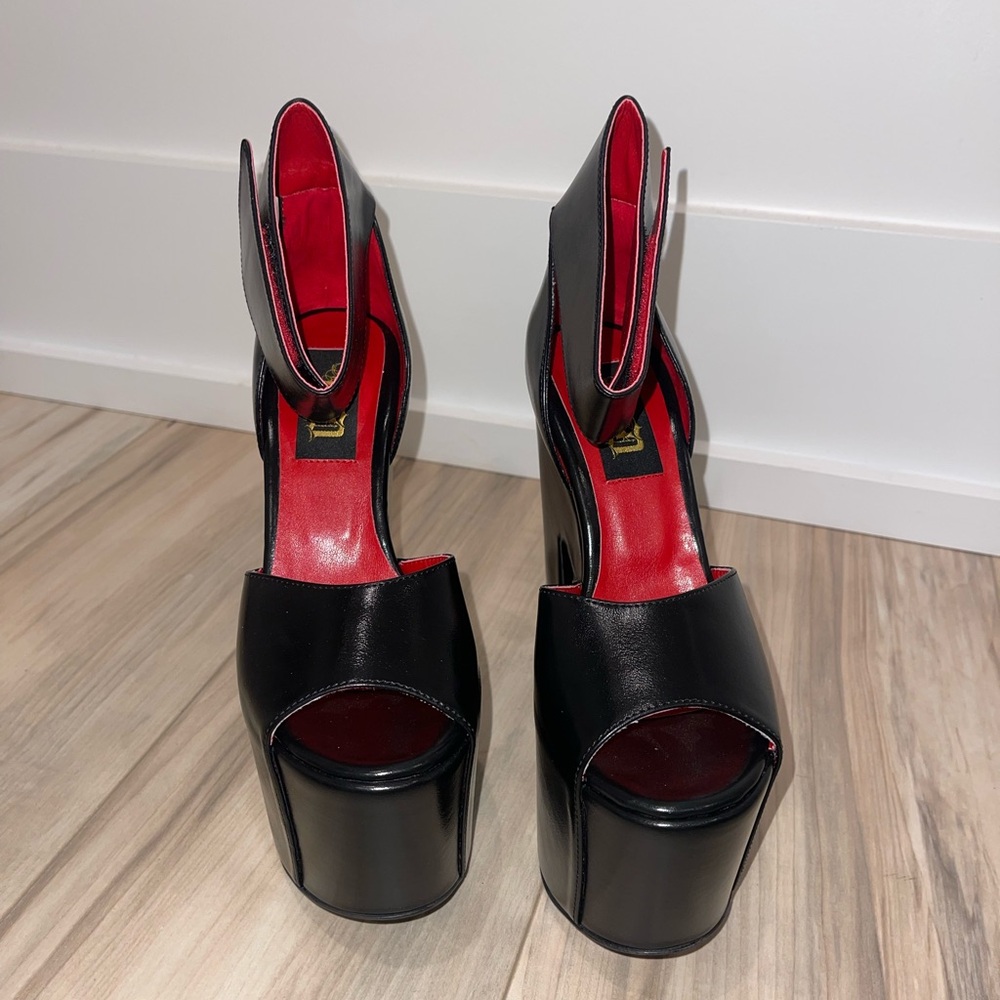 Von Dutch Black and Red High Heels